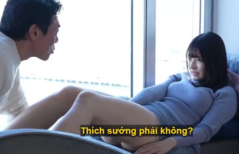 Cuộc chạm trán giữa ông chú và cô diễn viên trẻ mới nổi trong nhà nghỉ sang trọng.